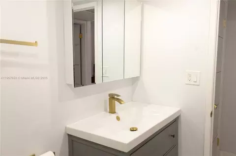 5005 Collins Ave #1523, Miami Beach, FL 33140