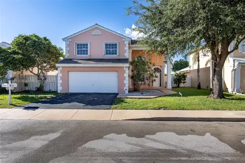 13950 Oak Ridge Dr, Davie, FL 33325
