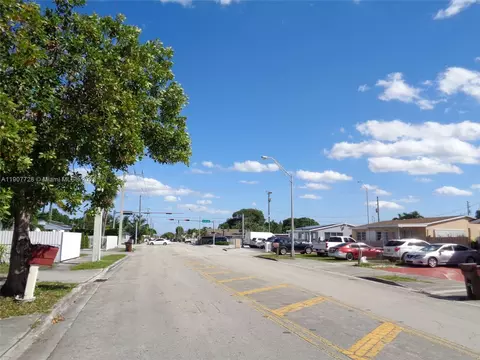 View/Area - 385 E 56th St, Hialeah, FL 33013 photo 1 of 2