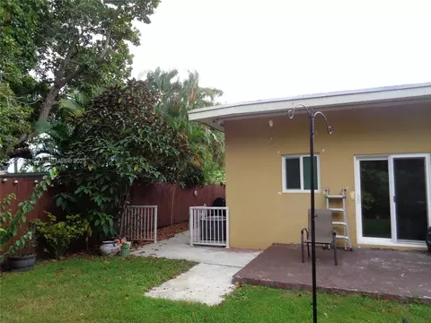 Exterior - 385 E 56th St, Hialeah, FL 33013 photo 12 of 21
