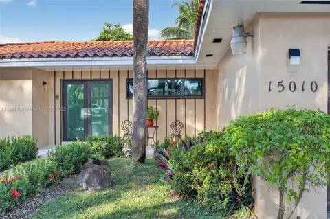 Exterior - 15010 Dunbarton Pl, Miami Lakes, FL 33016 photo 12 of 12