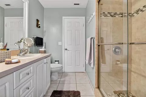 Bath - 15010 Dunbarton Pl, Miami Lakes, FL 33016 photo 2 of 2