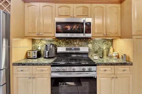 Kitchen - 15010 Dunbarton Pl, Miami Lakes, FL 33016 photo 2 of 3