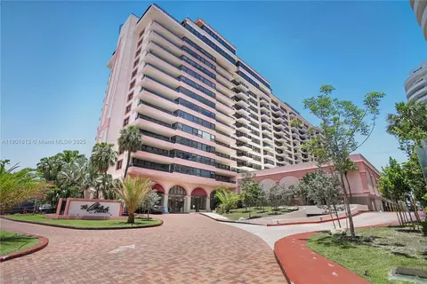 5225 Collins Ave #1216, Miami Beach, FL 33140