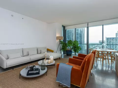 68 SE 6th St #2304, Miami, FL 33131