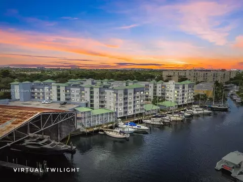 2475 NW 16th St Rd #616, Miami, FL 33125
