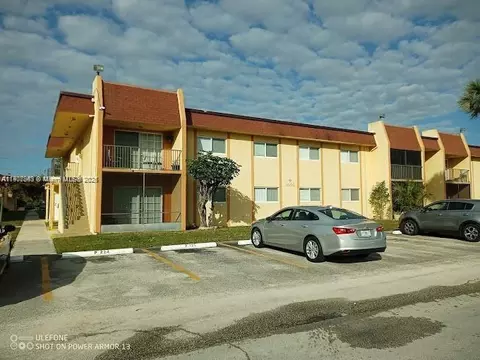 2952 NW 55th Ave #2D, Lauderhill, FL 33313