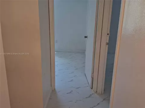 6103 SW 69th St #41, South Miami, FL 33143