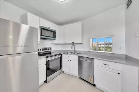 1680 NE 191st St #415, Miami, FL 33179