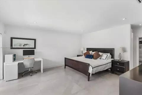 Bedroom - 10105 SW 71st Ave, Pinecrest, FL 33156 photo 1 of 5