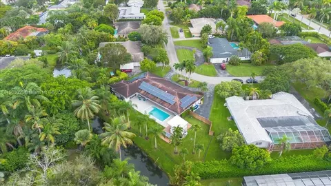 View/Area - 10105 SW 71st Ave, Pinecrest, FL 33156 photo 2 of 3