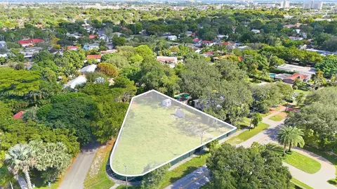 281 Hunting Lodge Dr, Miami Springs, FL 33166