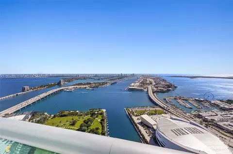 900 Biscayne Blvd #PH6201, Miami, FL 33132