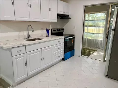 7310 NW 1st St #105, Margate, FL 33063