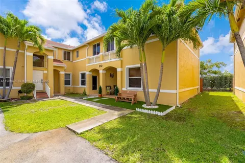 810 NE 212th Ter #2, Miami, FL 33179