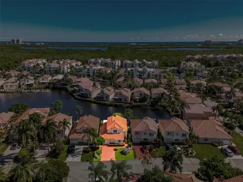 View/Area - 1114 SE 6th Ave, Dania Beach, FL 33004 photo 2 of 9