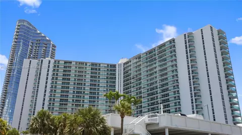 100 Bayview Dr #227, Sunny Isles Beach, FL 33160