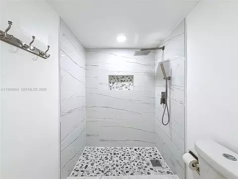 17600 NW 68th Ave #B2004, Hialeah, FL 33015 photo 6
