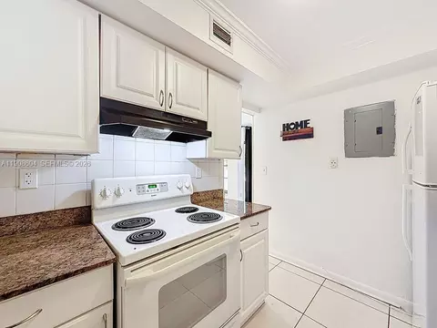 17600 NW 68th Ave #B2004, Hialeah, FL 33015 photo 14