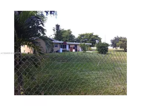5920 SW 45th Way, Davie, FL 33314