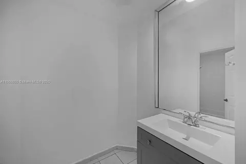 Bath - 4863 NW 109th Path, Doral, FL 33178 photo 5 of 6