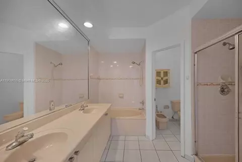 Bath - 4863 NW 109th Path, Doral, FL 33178 photo 3 of 6