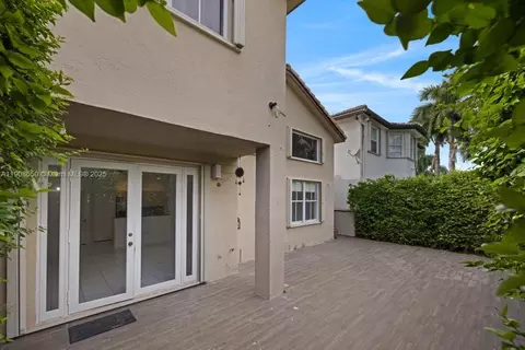 Exterior - 4863 NW 109th Path, Doral, FL 33178 photo 3 of 5