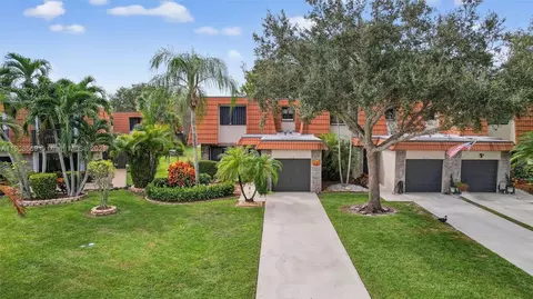 1413 SW 109th Way, Davie, FL 33324