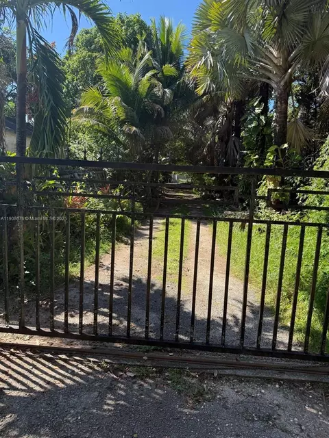 Undisclosed, Miami, FL 33177