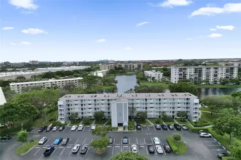 2220 N Cypress Bend Dr #310, Pompano Beach, FL 33069