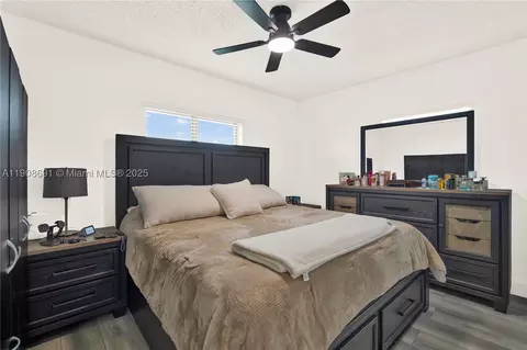 660 E 38th St, Hialeah, FL 33013 photo 18