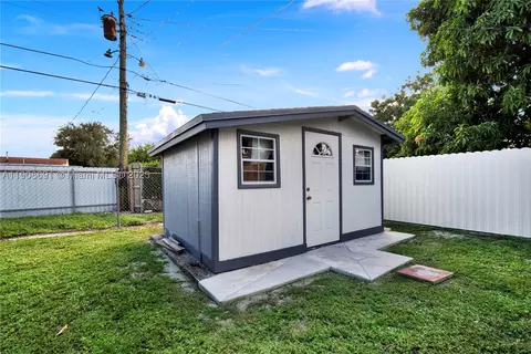660 E 38th St, Hialeah, FL 33013 photo 27