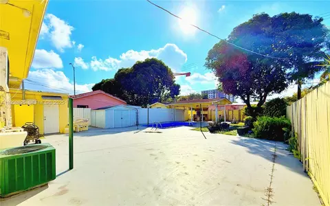 Exterior - 880 E 28th St, Hialeah, FL 33013 photo 9 of 9