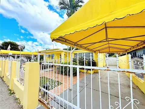 Exterior - 880 E 28th St, Hialeah, FL 33013 photo 5 of 9