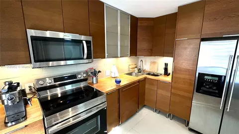 2651 S Course Dr #307, Pompano Beach, FL 33069