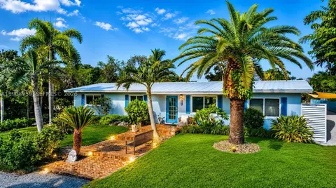 160 Ridge St, Tavernier, FL 33070