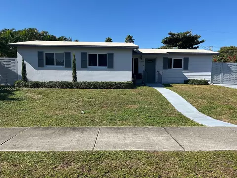 17902 NW 81st Ct, Hialeah, FL 33015