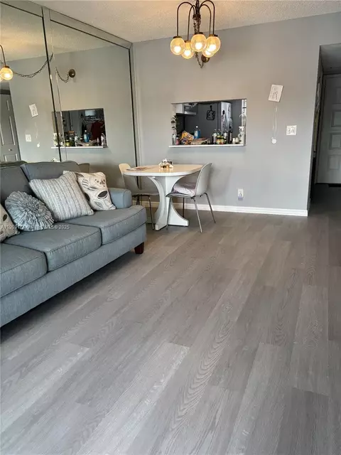 5501 Lakeside Dr #104, Margate, FL 33063