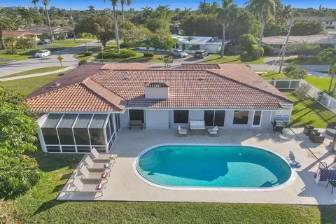 1109 SE 12th St, Deerfield Beach, FL 33441