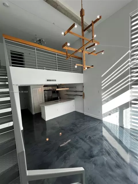7744 Collins Ave #17, Miami Beach, FL 33141