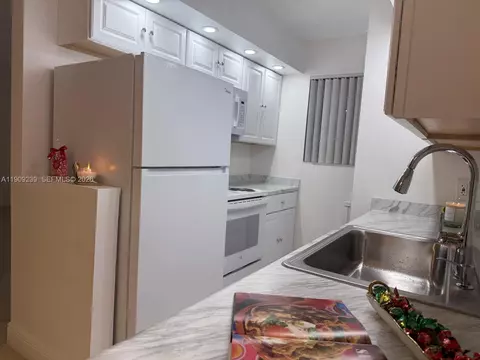 523 Trace Cir #105, Deerfield Beach, FL 33441
