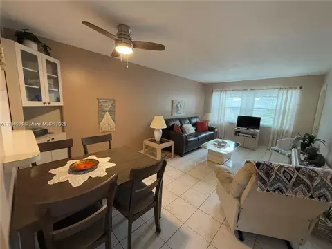 4441 NW 16th St #J205, Lauderhill, FL 33313