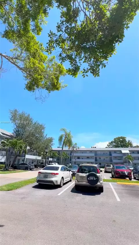 8380 Sands Point Blvd #J109, Tamarac, FL 33321