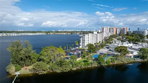 1075 NE Miami Gardens Dr #707, Miami, FL 33179