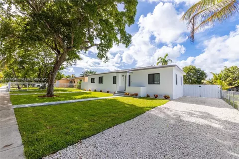 271 NW 143rd St, Miami, FL 33168