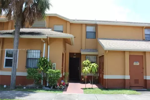 2471 NW 56th Ave #3-15, Lauderhill, FL 33313