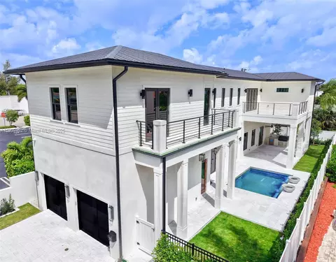 371 E Lakewood Rd, West Palm Beach, FL 33405