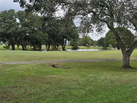 300 SW 130th Ter #413B, Pembroke Pines, FL 33027