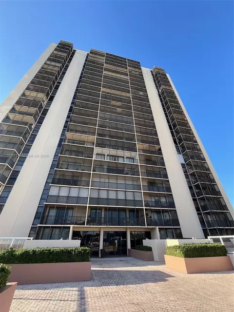 20301 W Country Club Dr #625, Aventura, FL 33180