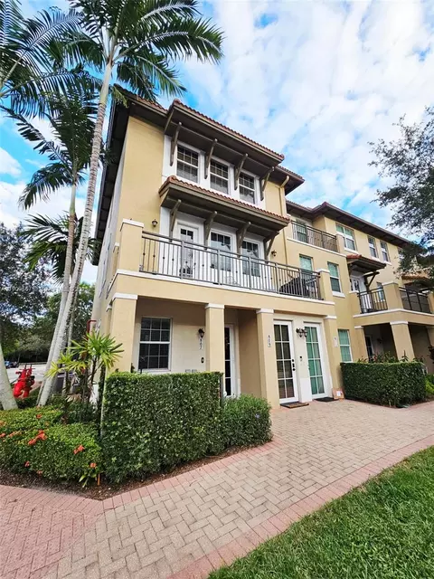 809 SW 147 Ave #1401, Pembroke Pines, FL 33027
